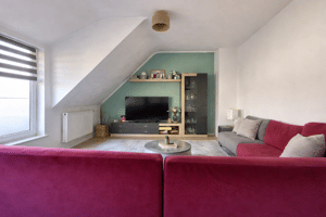 zentrale Single-Wohnung - Dachgeschoß mit Balkon