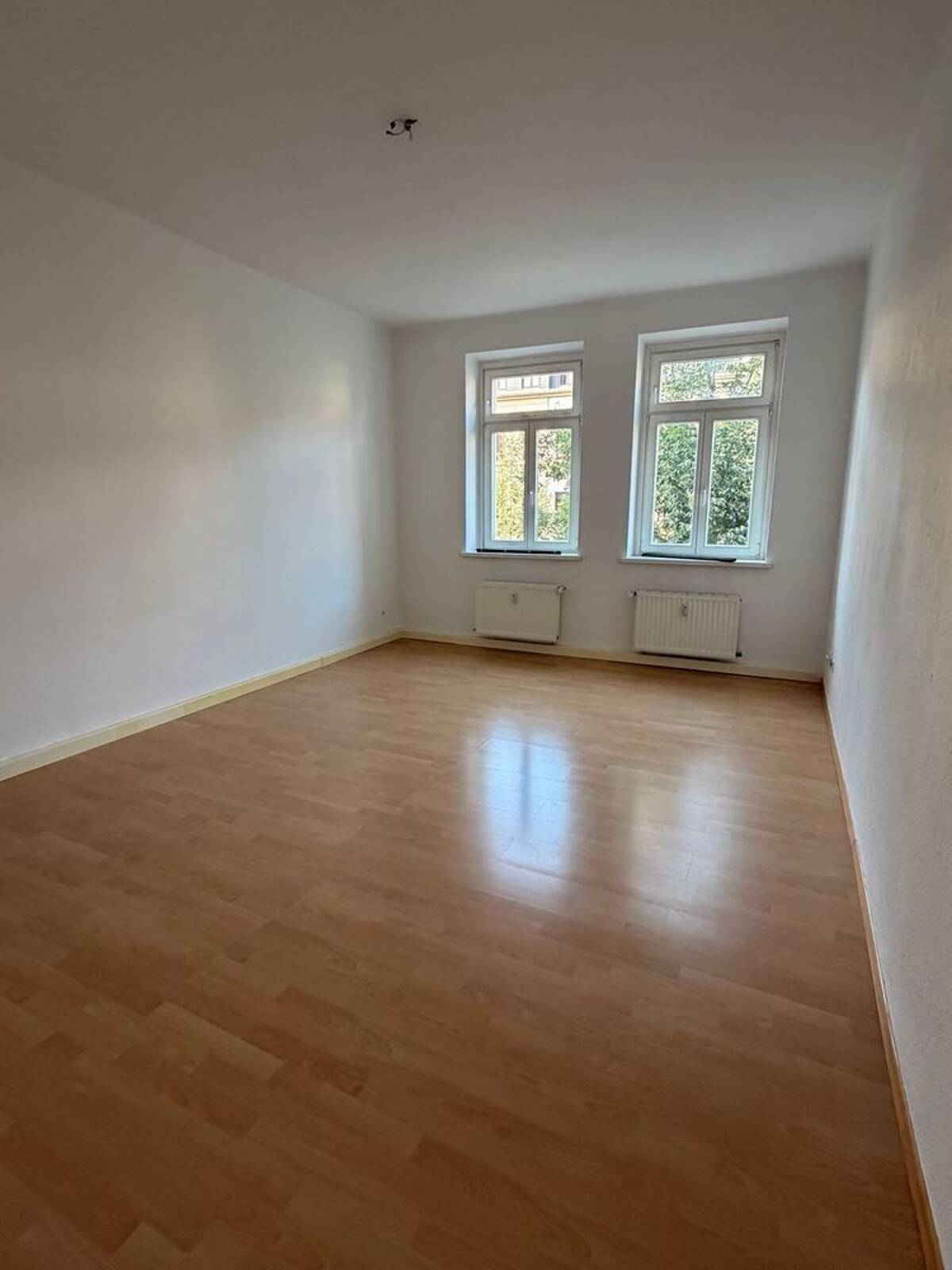 lauter junge Leute im Umfeld – 4277 Leipzig – Bild 1 von 9