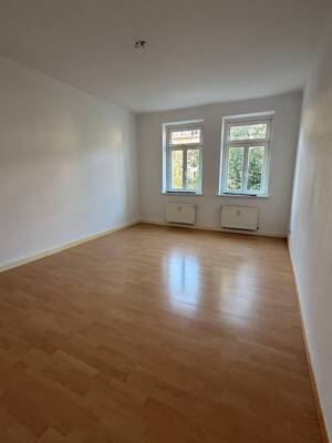 lauter junge Leute im Umfeld