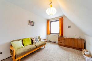 Charmante, modernisierungsbedürftige DHH mit Garage und schönem Garten in gefragter Lage in Erlangen – 91052 Erlangen – Vorschaubild 9
