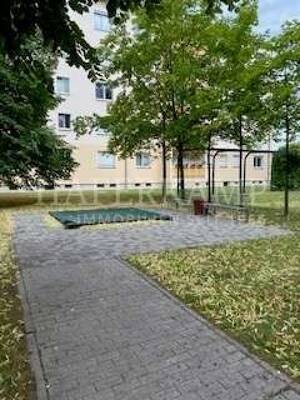 Nachhaltige Kapitalanlage in der Landeshauptstadt Dresden: 2-Zi-ETW mit sonnigem Balkon und PKW-ASP! – 1237 Dresden – Vorschaubild 4