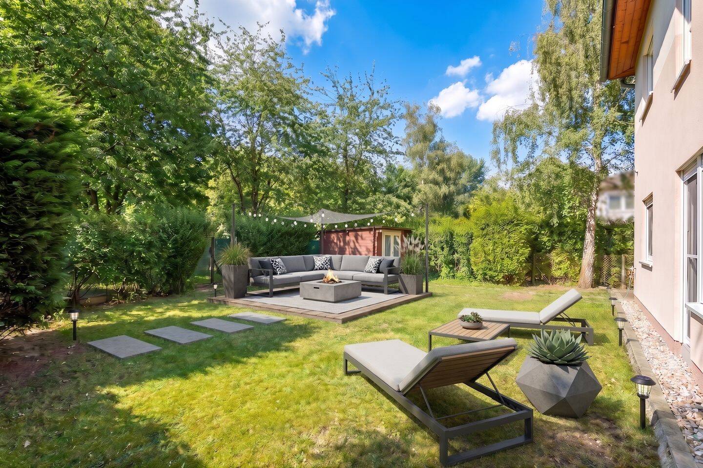 Wohnung mit eigenem Garten - Hausgefühl im Grünen: Moderne 3-Zimmer-Obergeschosswohnung im Zweifamilienhaus
