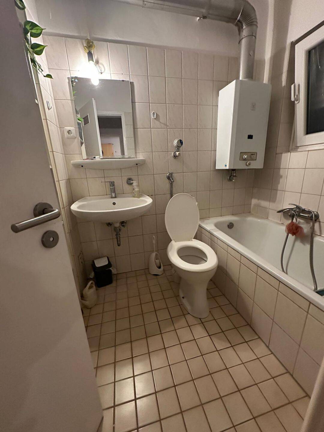 Untermiete – Helle 2-Zimmer-Wohnung mit Terrasse in Nürnberg für 4 Monate zu vermieten – Nürnberg – Vorschaubild 3