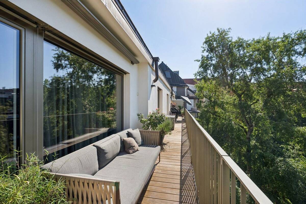 Dachgeschossresidenz über den Dächern Alt-Bogenhausens – 81679 München – Bild 1 von 9