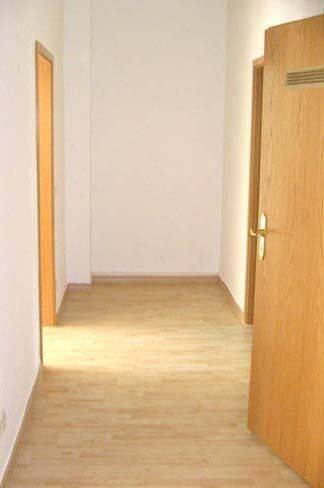 Große DG 2-Zimmer mit Einbauküche, Laminat in Topplage zum Toppreis! Stellplatz mgl. – Chemnitz – Vorschaubild 6