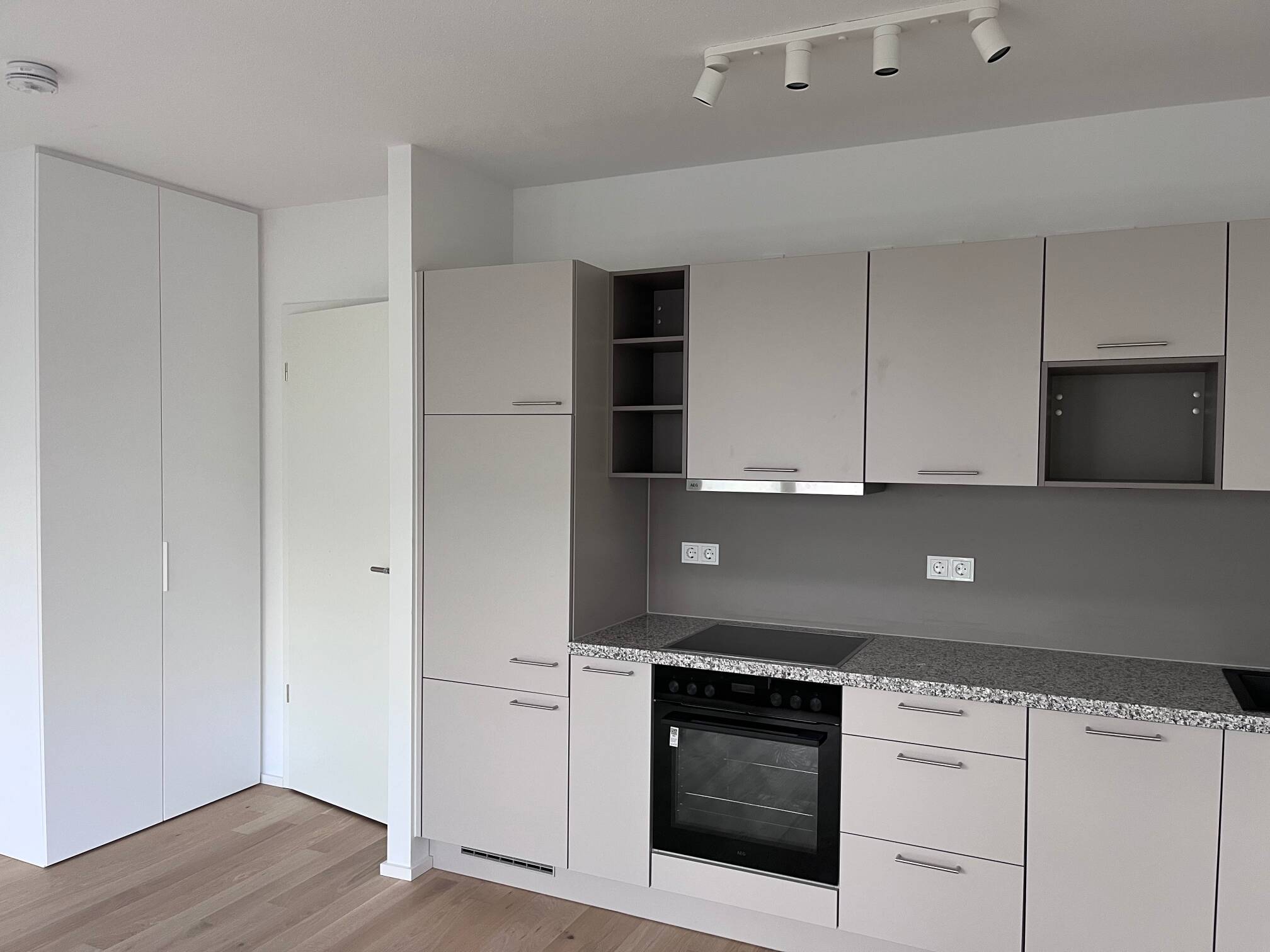 Neue Sonnige Teilmobiliert 1-Zimmer-Wohnung – Sofort bezugsfertig – München – Vorschaubild 5