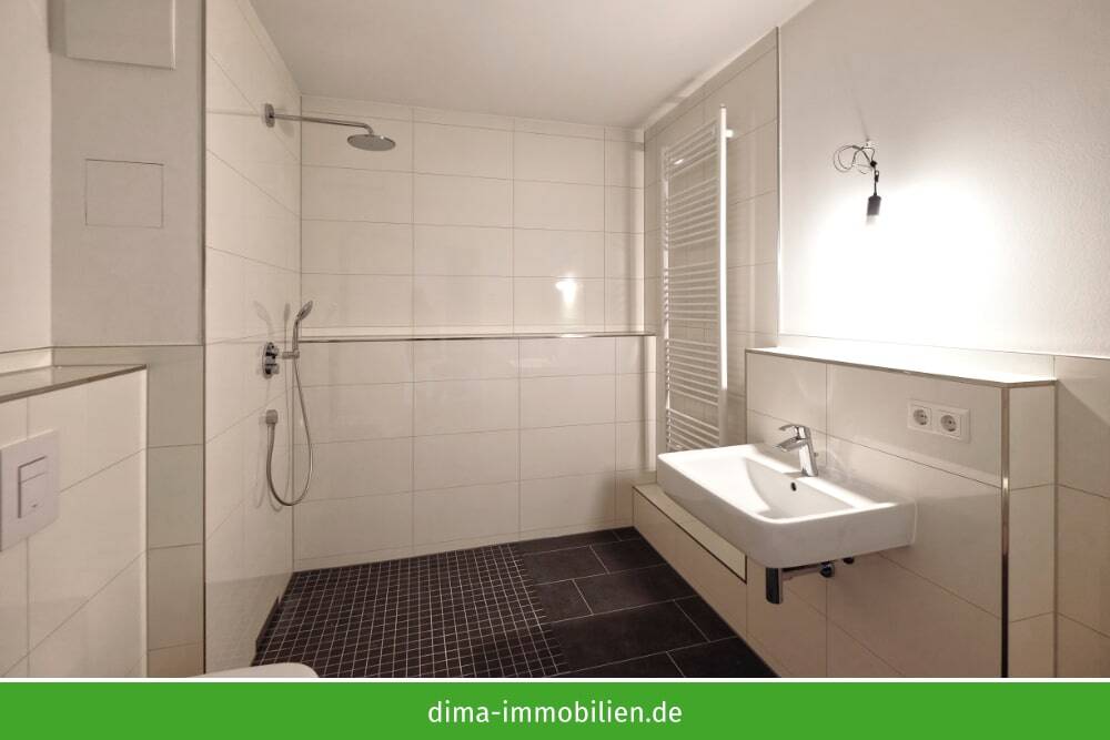 NEUBAU in sensationeller Lage mit Loggia, Einbauküche, Parkett, TG-Stellplatz, Keller, Aufzug u.v.m. – Leipzig – Vorschaubild 8