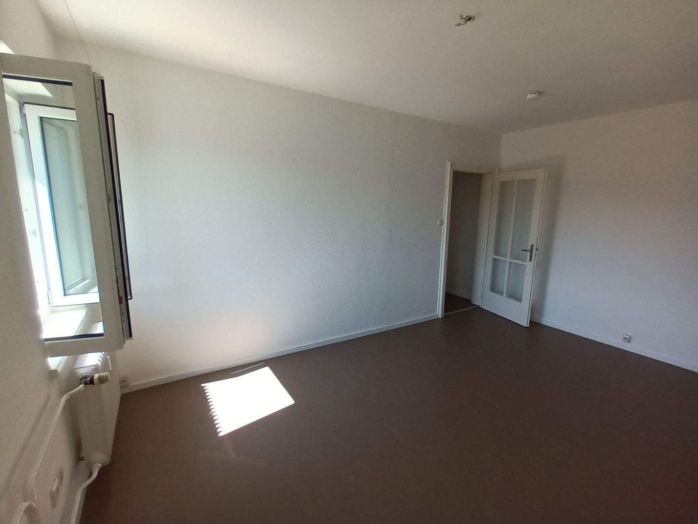 Top 1-Zimmerwohnung mit modernem Duschbad in 2022 saniert - ab 01.08.2026 verfügbar - Nähe Cramer-Klett-Park und Campus gelegen – Nürnberg – Vorschaubild 6