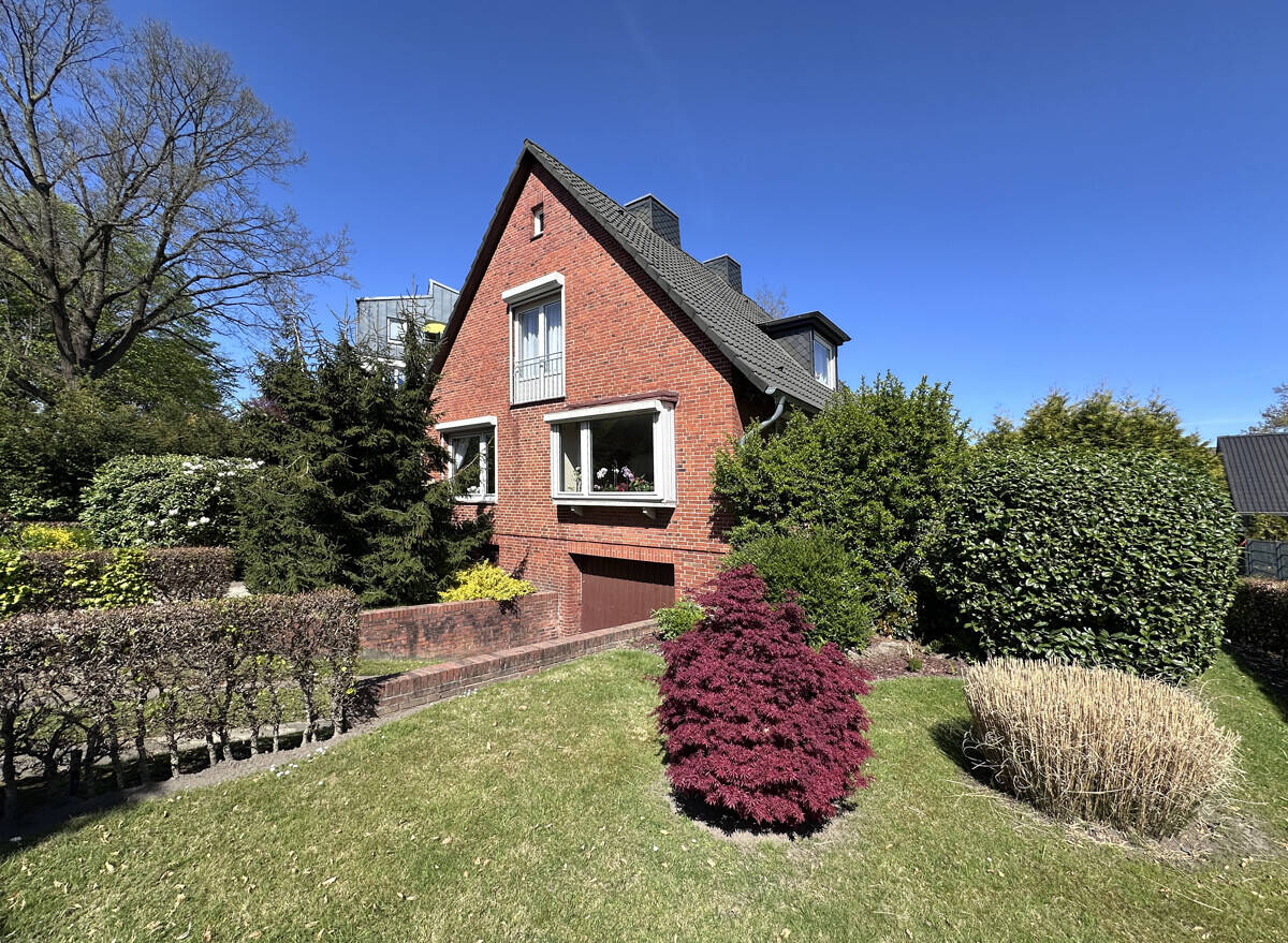 Grundstücksjuwel trifft charmantes Einfamilienhaus – 22523 Hamburg – Bild 1 von 9