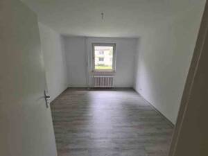 Ab zum 01.10.2026: 2-Zimmer plus Wohnküche, mit modernem Tageslichtbad – 40599 Düsseldorf – Vorschaubild 2