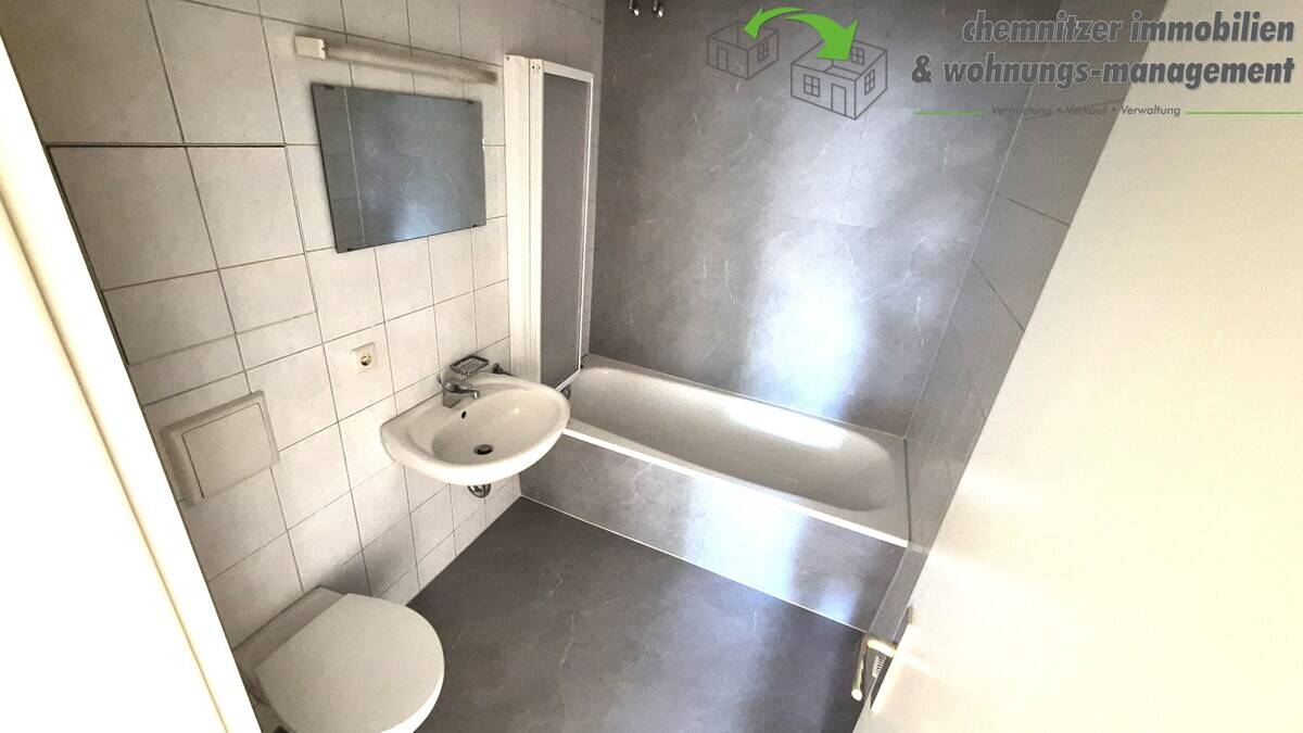 frisch renovierte 2-Raum-Wohnung mit neuer Einbauküche – Chemnitz – Vorschaubild 9
