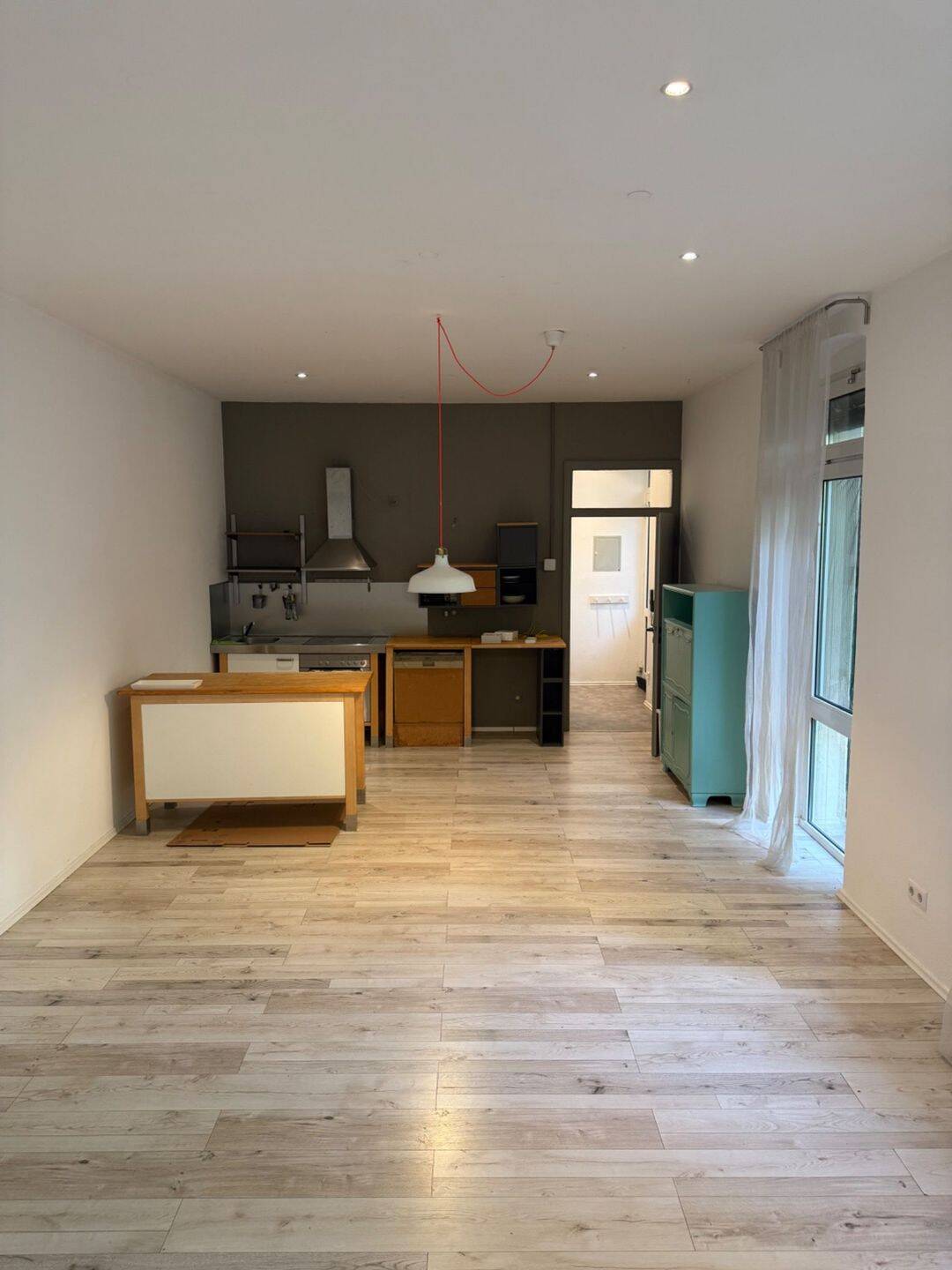 3-Zimmer-Wohnung im Hinterhaus mit offenem Wohnbereich – Karlsruhe – Vorschaubild 3
