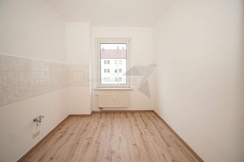 Helle, modern sanierte 3 Raum EG-Wohnung mit XXL-Balkon und Tageslichtbad – Chemnitz – Vorschaubild 9