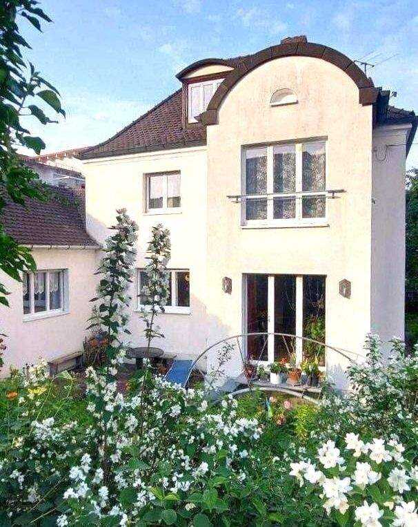 Gepflegtes großes Einfamilienhaus mit Garage in ruhiger Wohnlage – Neunkirchen am Sand – Vorschaubild 2