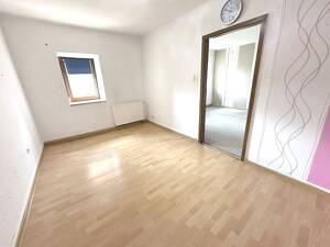 Charmante Dachgeschosswohnung mit 3 Zimmern, Wohnküche & Tageslichtbad – 54290 Trier – Vorschaubild 7
