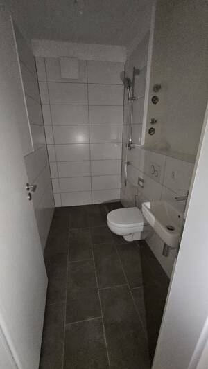 Neubau (KfW55): Moderne 3-Zimmer-Wohnung mit Loggia, EBK & Tiefgarage in Darmstadt-Mitte – 64295 Darmstadt – Vorschaubild 8