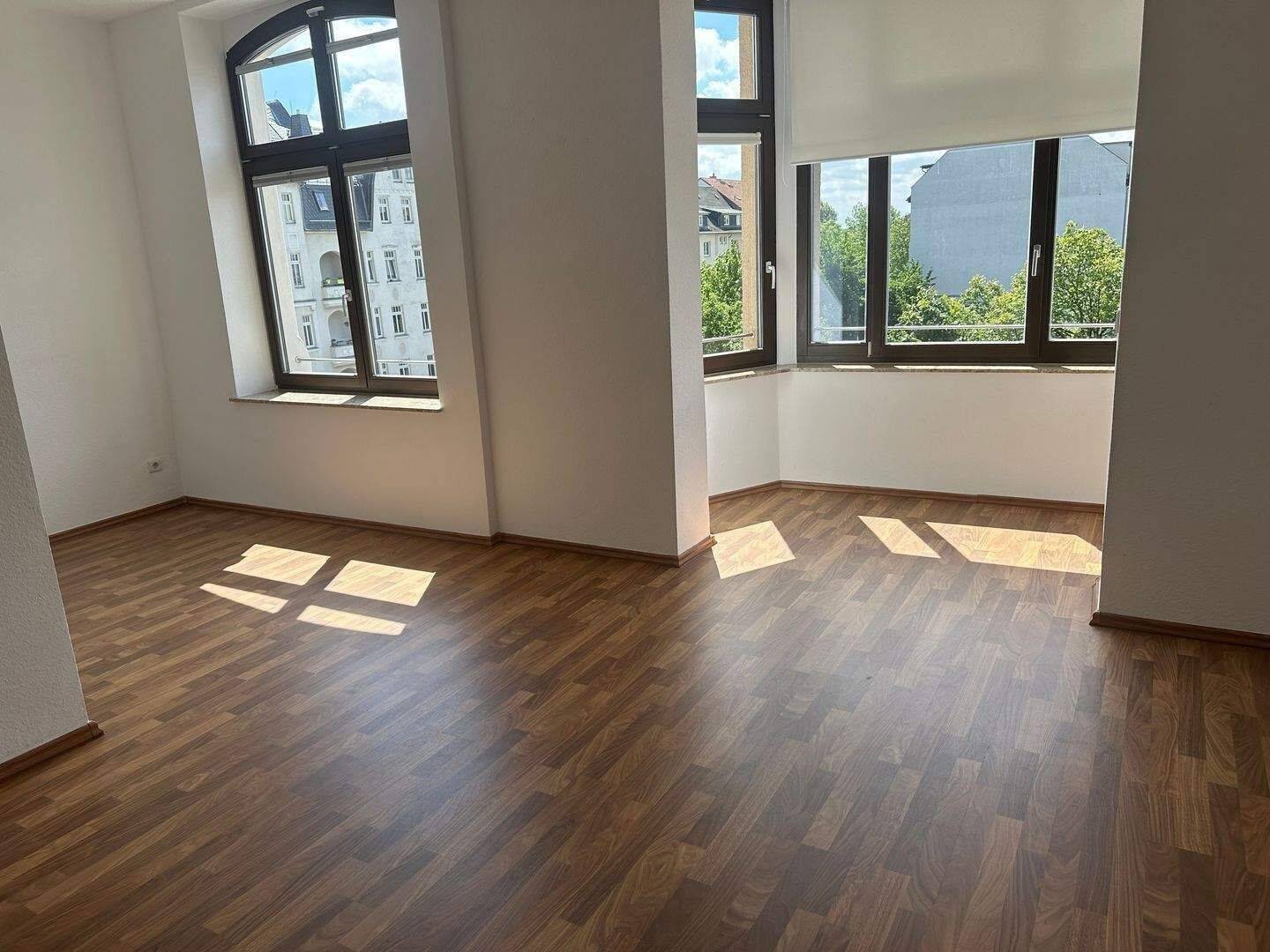 Kaßberg - 3,5 Zimmer, Balkon, Fußbodenheizung, Lift, Solarthermie - Stellplatz-Möglichkeit! – Chemnitz – Vorschaubild 3