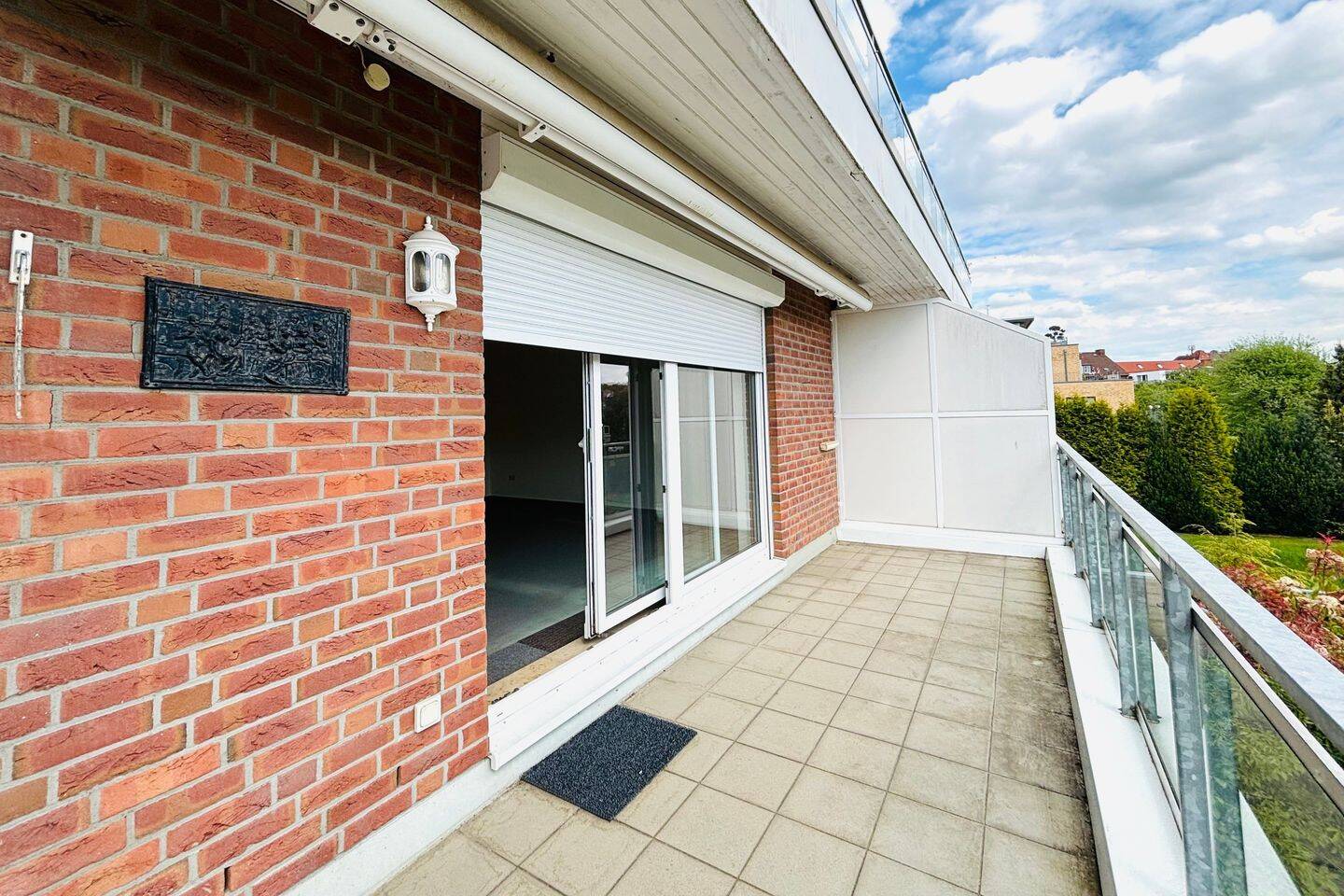 Lichtdurchflutete Wohnung mit Tiefgaragenstellplatz und Südbalkon – Lübeck – Vorschaubild 9
