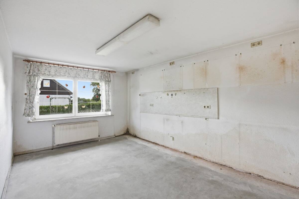 / sanierungsbedürftiges EFH auf großem Grund in beliebter Lage / – Leipzig – Vorschaubild 8