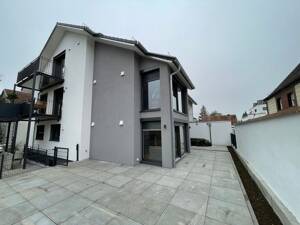 Lichtdurchflutete Dachwohnung mit Balkon in absolut ruhiger Lage – 80935 München – Vorschaubild 3