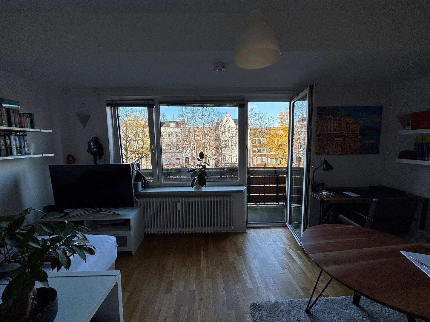Helle Einzimmerwohnung mit Balkon in der Rothenbaumchaussee zur Untervermietung bis 31.12.2026.