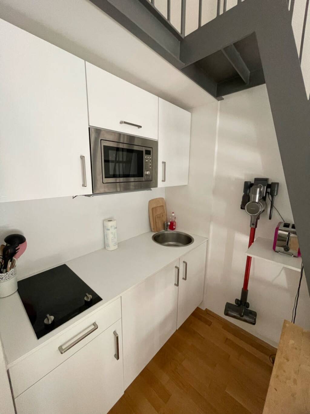 Helle 1-Zimmer-Wohnung mit Loggia in Neubau – voll möbliert – Augsburg – Vorschaubild 2