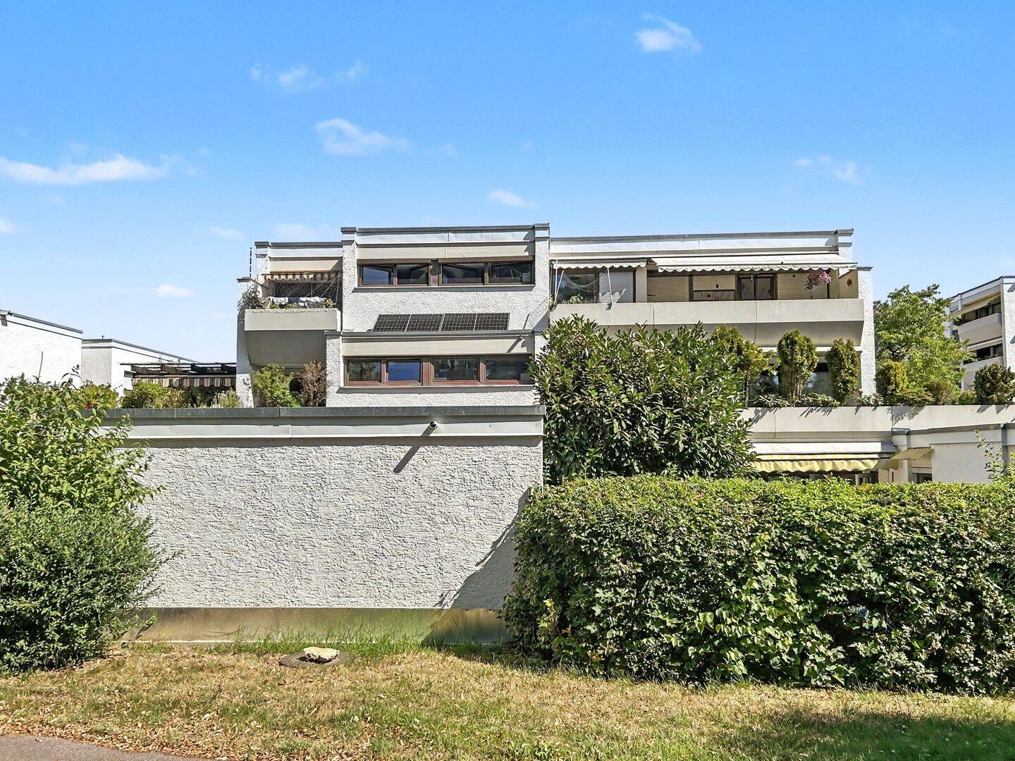 Vermietete 2-Zimmer-Wohnung in der Nähe des Klinikums Ingolstadt mit hauseigenem Schwimmbad – Ingolstadt – Vorschaubild 2