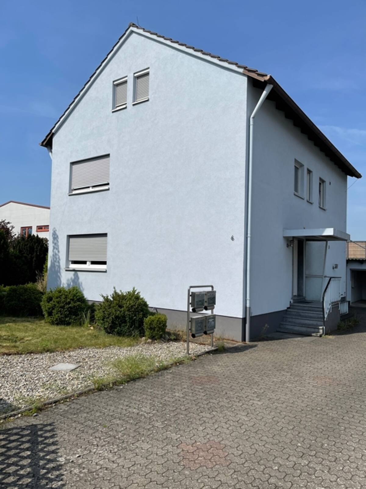 Sehr schöne 3 Zimmer Whg., mit großer Terrasse und Gartenbenutzung. – 91058 Erlangen – Bild 1 von 9