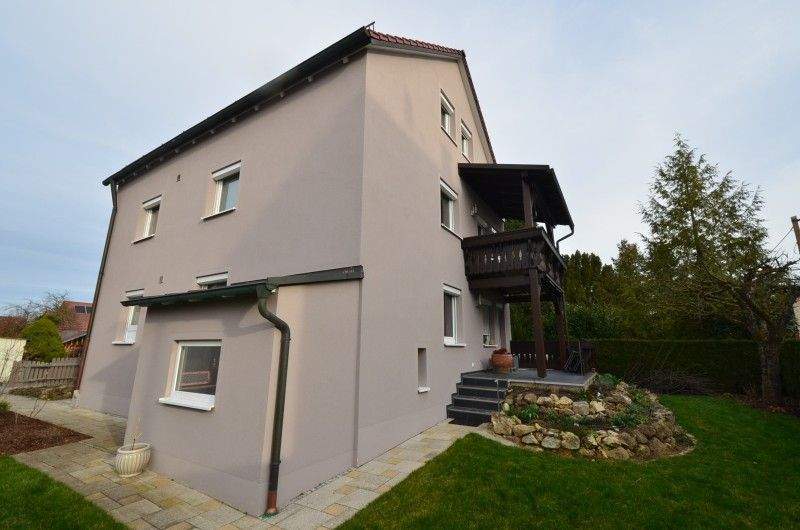 Freiwerdendes Saniertes 1-2 Familienhaus mit 2-Zi.-EG-Whg und 4-Zi.-Maisonette-Whg. mit Garten in Burgweinting – Regensburg – Vorschaubild 5