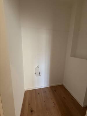 Erstbezug nach Sanierung: 2-Zimmer-Altbauwohnung mit Balkon, Aufzug & Einbauküche direkt am Dom – 39104 Magdeburg – Vorschaubild 7