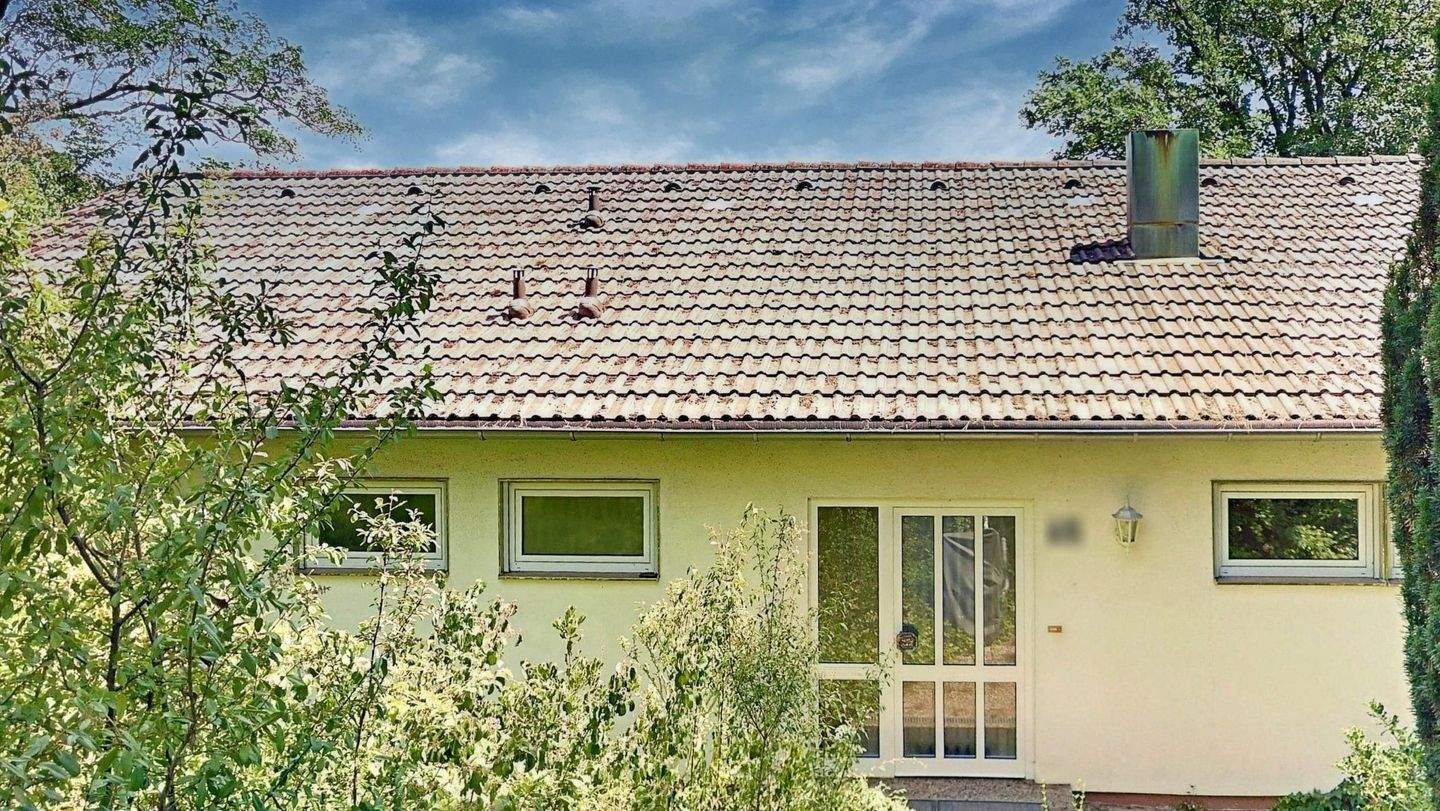 Großzügiges Anwesen mit Traumaussicht auf Fels gebaut! – Bad Dürkheim – Bild 1 von 5