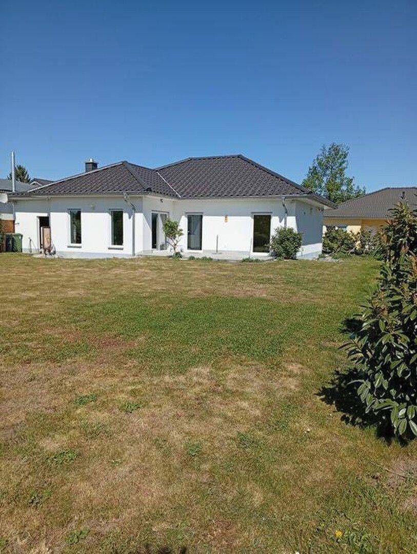 *Provisionsfrei* Freistehender Einfamilienbungalow am Golfpark – Biblis – Vorschaubild 3