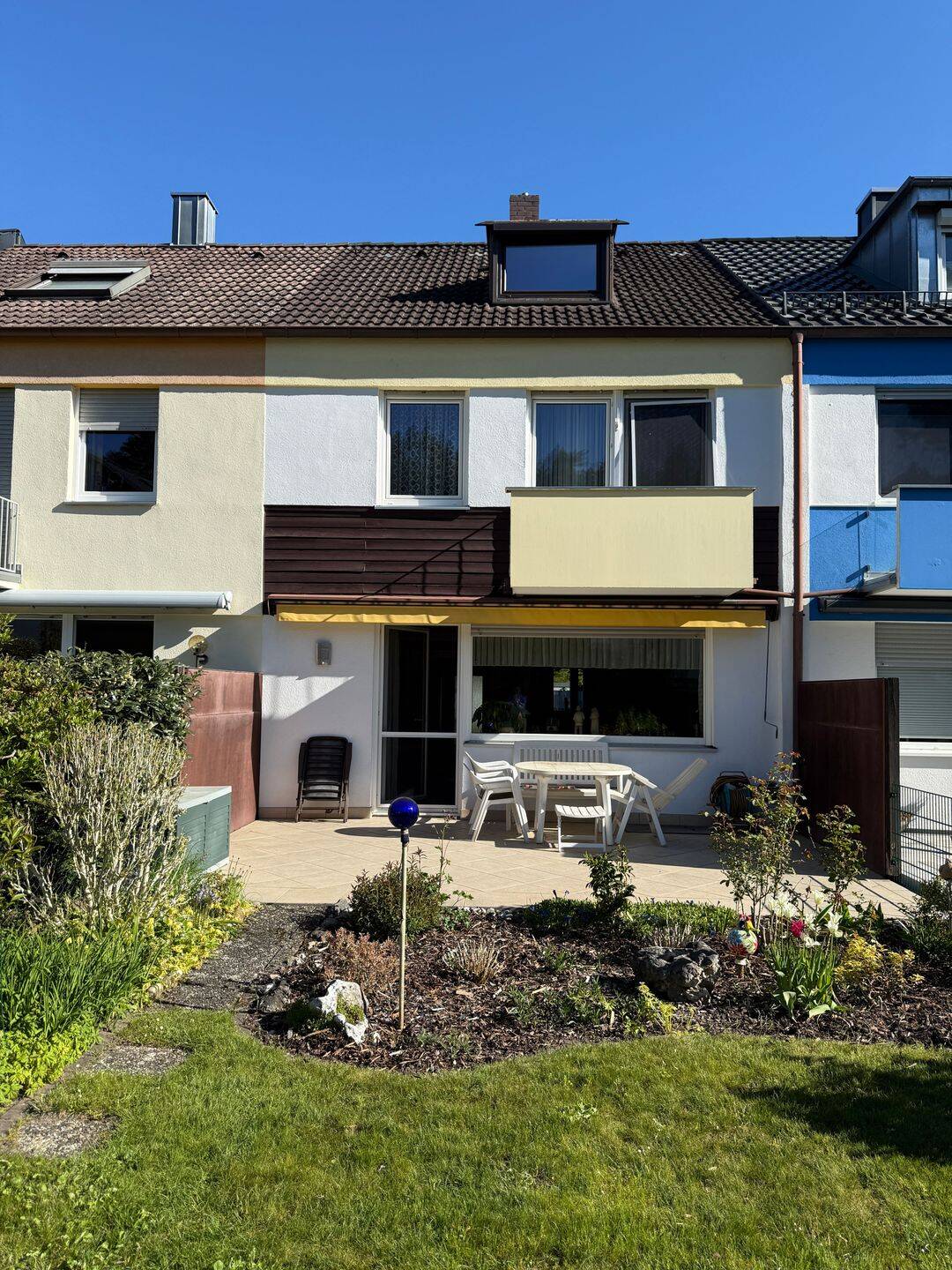 Reihenmittelhaus Nbg.-Gaulnhofen, beste Lage, 140 m² Wfl., 6 Zi., 261 m² Grund., Südgarten, Garage ! – Nürnberg – Vorschaubild 6