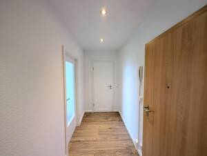 Sanierte Wohnung mit ebenerdiger Dusche und traumhaften Ausblick! – 9122 Chemnitz – Vorschaubild 8