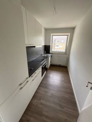 Kernsaniert: 2 Zimmer Wohnung mit Balkon in guter Lage – 22459 Hamburg – Vorschaubild 4