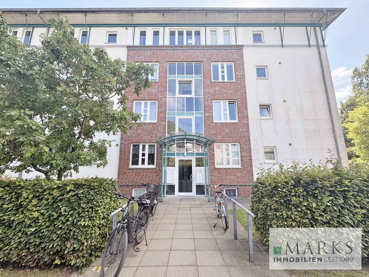 Gepflegte 3-Zimmer Eigentumswohnung in Lübeck St. Getrud mit TG-Stellplatz auf Eigenland – 23564 Lübeck – Bild 1 von 9