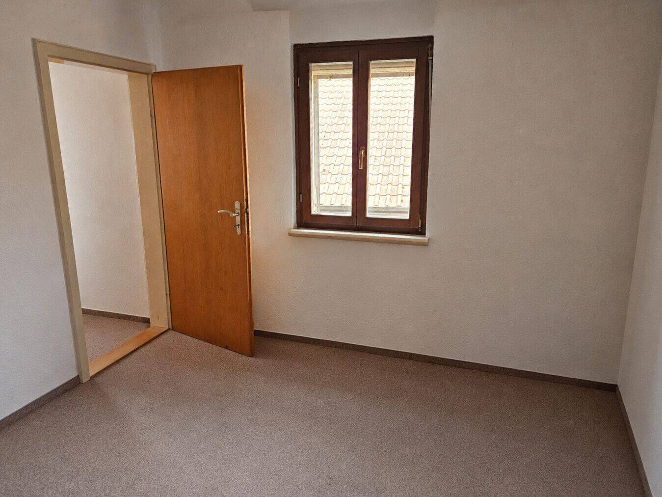 Einfamilienhaus mit Garage und Stellplatz in Rottenbauer zu verkaufen – Würzburg – Vorschaubild 6