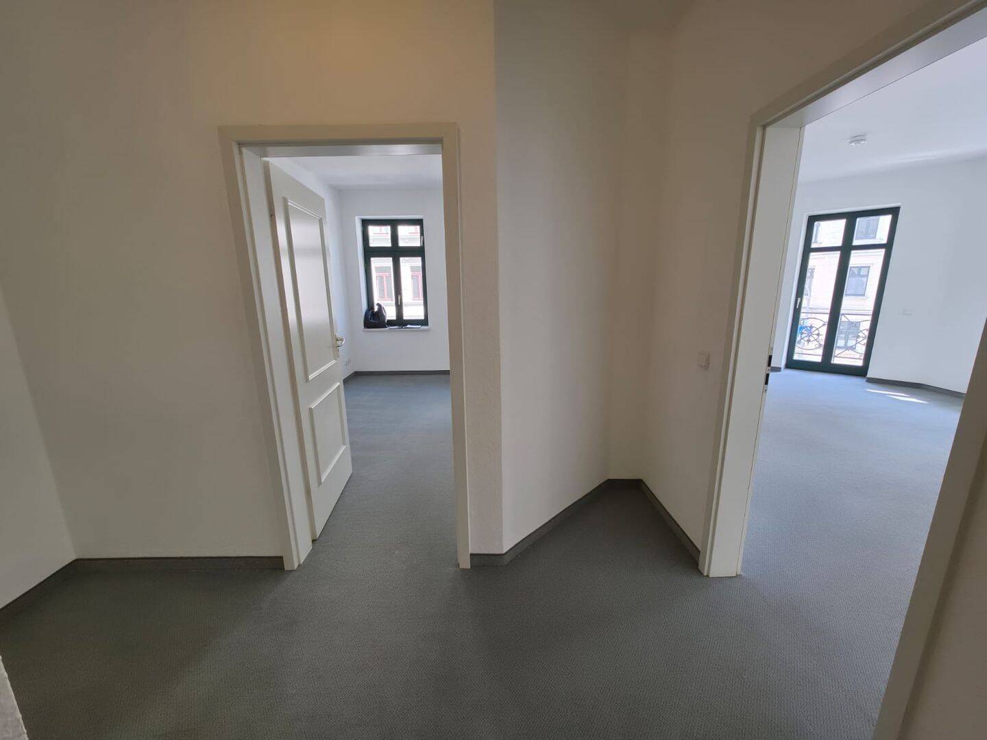 | Balkon | Zentrumsnah | helle Wohnung für Paare & Singles – Leipzig – Vorschaubild 8