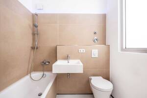 Stilvolles City-Apartment im Stephankiez: 2 Zimmer, Balkon & smartes Home-Office – 10559 Berlin – Vorschaubild 7