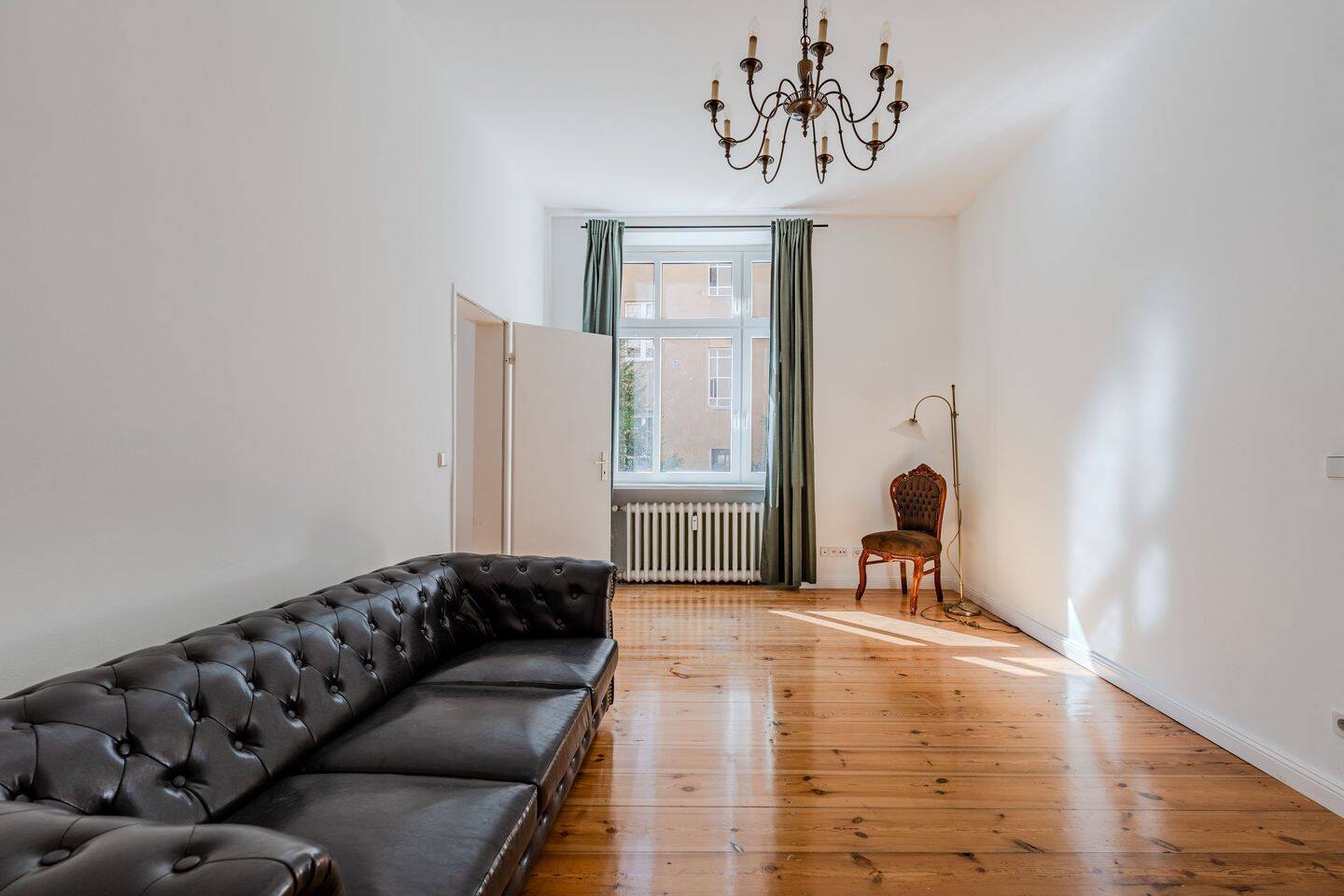 Stilvolle Altbauwohnung mit 2 Bädern & Fischgrätparkett in Schmargendorf ! – Berlin – Vorschaubild 8