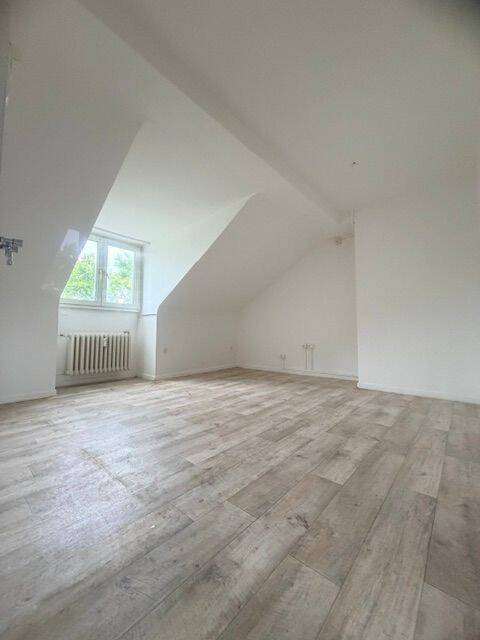 Duisburg - Mitte - Dellviertel - Top gepflegte Dachgeschoss Wohnung mit großer Wohnküche – Duisburg – Vorschaubild 5