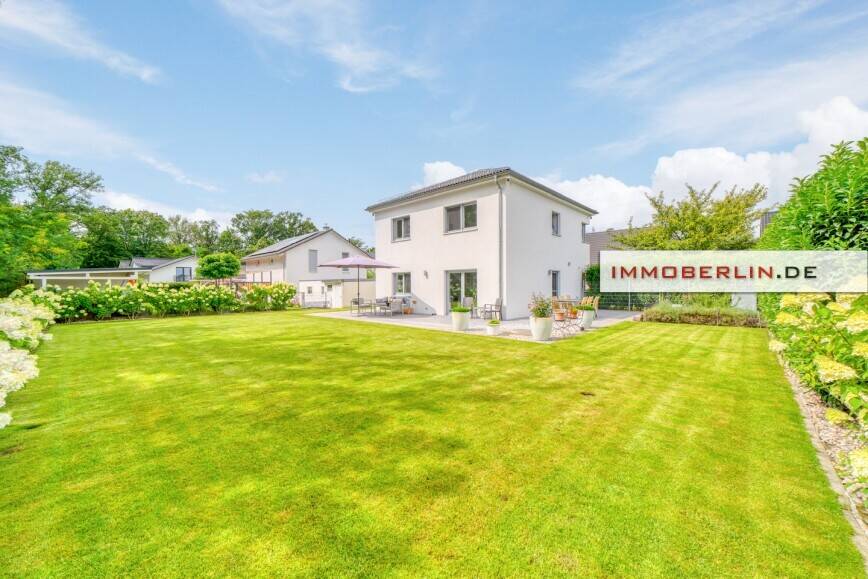 IMMOBERLIN.DE - Sehr attraktives Haus mit Sonnenterrasse, großem Garten & Garage in familiärer Lage – Wustermark – Vorschaubild 2