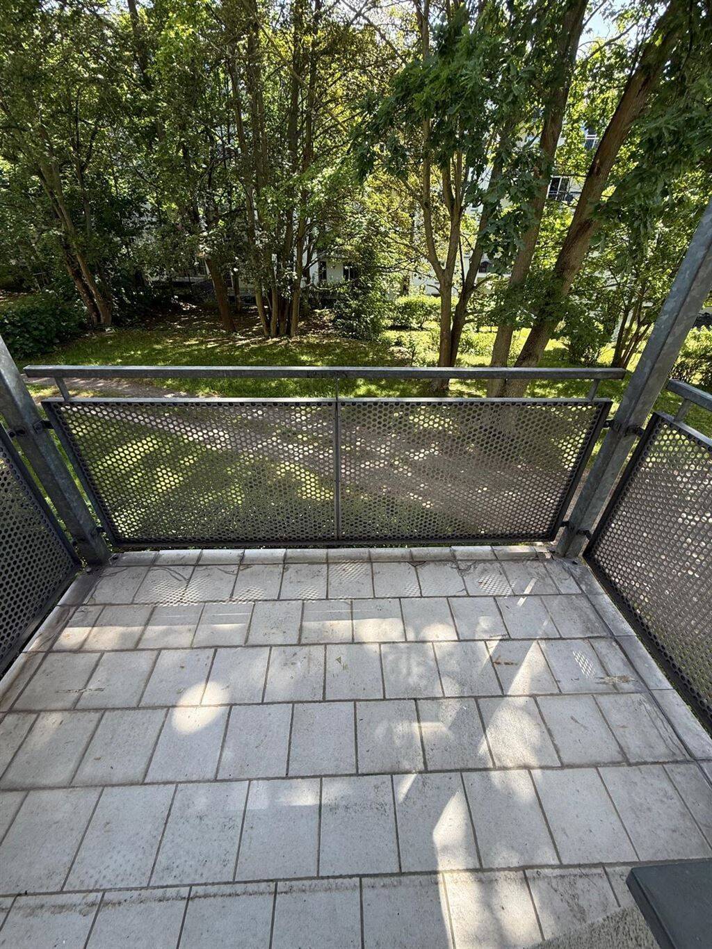 Günstige 2-Zimmer mit Laminat, Balkon und Wanne in ruhiger Lage! EBK mgl. – Chemnitz – Vorschaubild 9