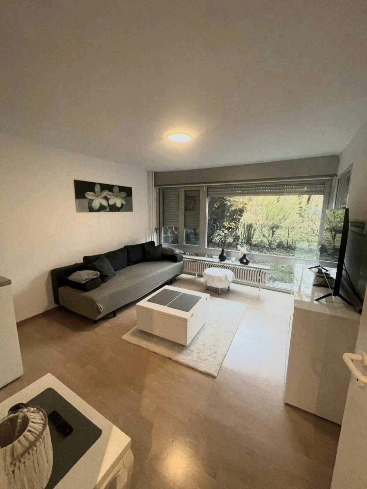 2-Zimmer-Erdgeschosswohnung | Terrasse, 20 m² Garten und Top-Lage zwischen Olympiapark und OEZ – 80993 München – Bild 1 von 4