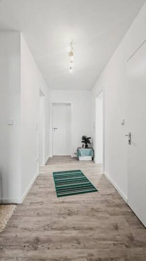 Renditestarkes Marken-Investment in Ludwigshafen: Kernsanierte 2-Zimmer-Wohnung mit 5,1 % Rendite (Kopie) – 67071 Ludwigshafen am Rhein – Vorschaubild 1