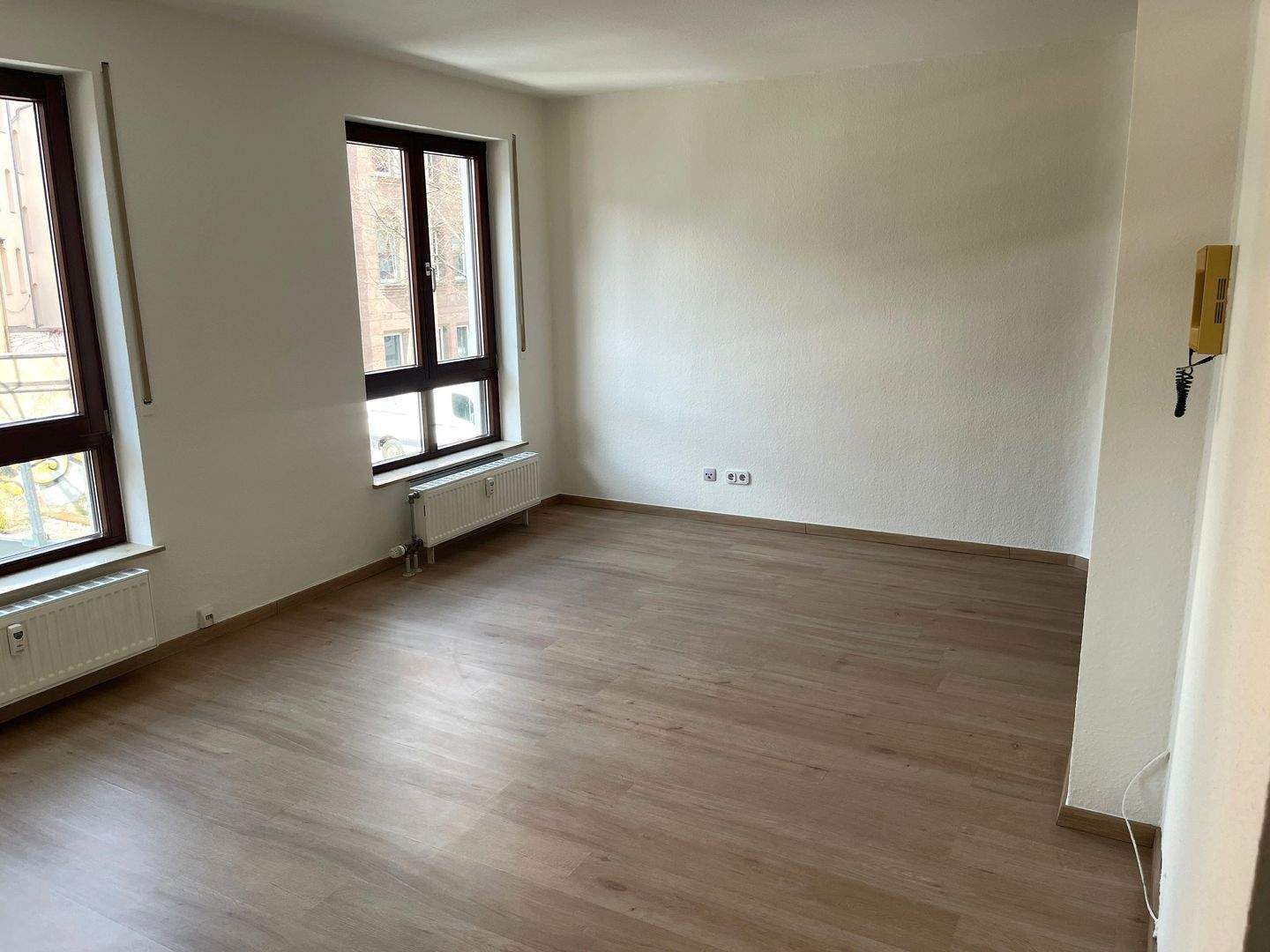Gemütliche und helle 1 Zimmer-Wohnung mit Pantry-Küche, Duschbad, 1. OG - in der Nähe des Nordklinikums – Nürnberg – Vorschaubild 3