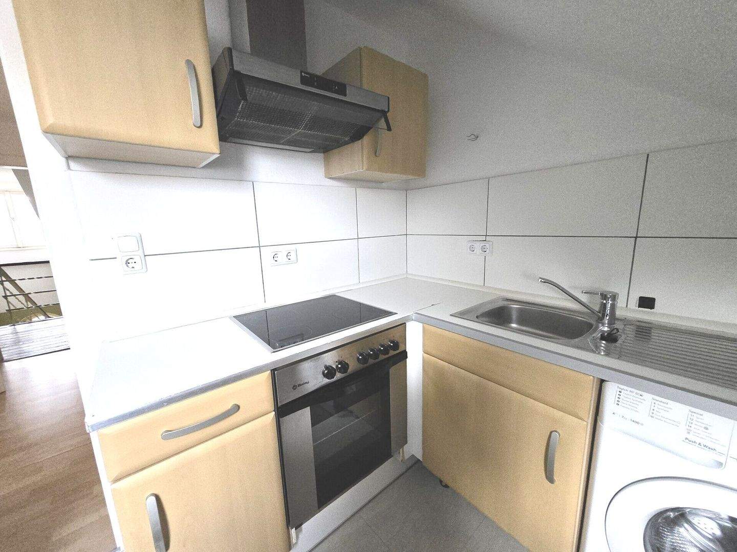 Erstbezug nach Renovierung ** 2- Zimmer Wohnung ** Einbauküche – Wuppertal – Bild 1 von 8