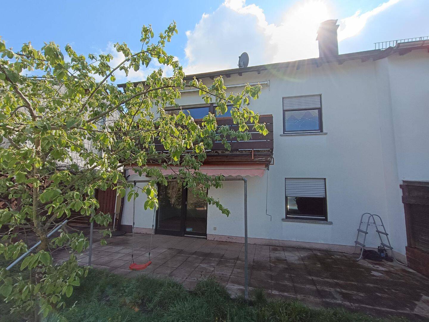 Einfamilienhaus mit Garage, Balkon, Terrasse und Garten mit schönem Fernblick, in gefragter, ruhiger Wohnlage, in 66125 Dudweiler – Saarbrücken – Vorschaubild 3