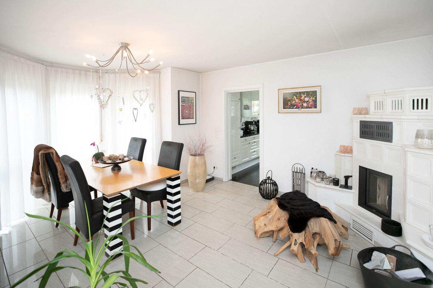 Großzügiges Familiendomizil mit Einliegerwohnung und Gartenpool – Rödermark – Vorschaubild 3