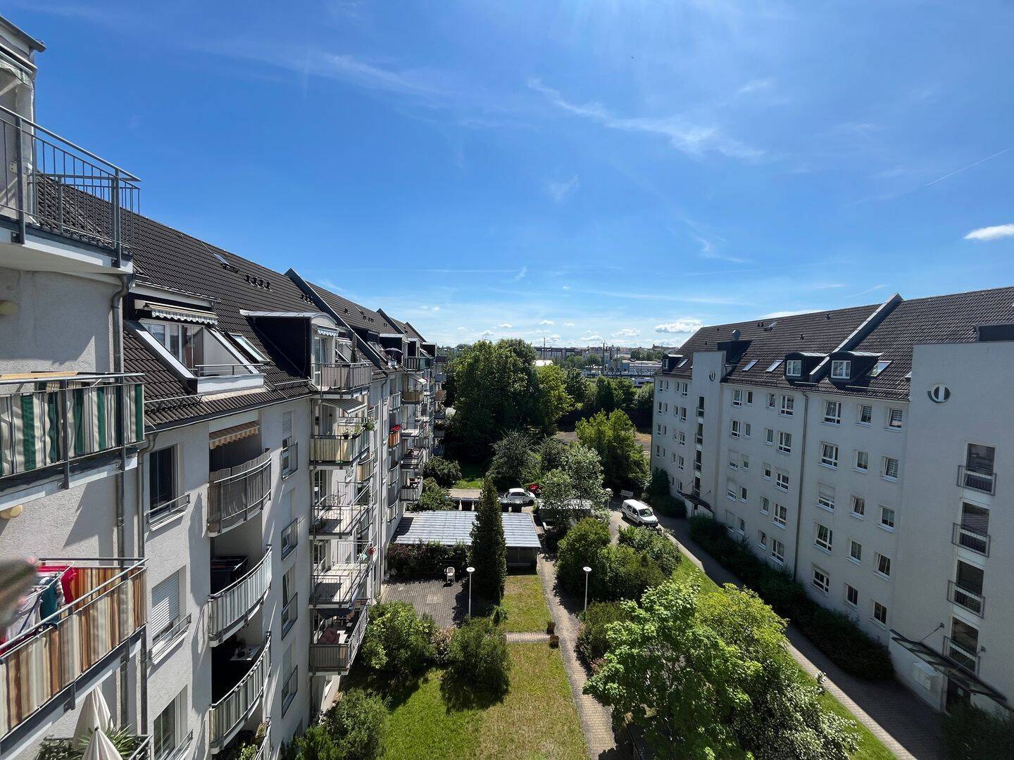 Sonnige Aussichten im 5. Stock - mit Aufzug und Hofblick – Chemnitz – Bild 1 von 9